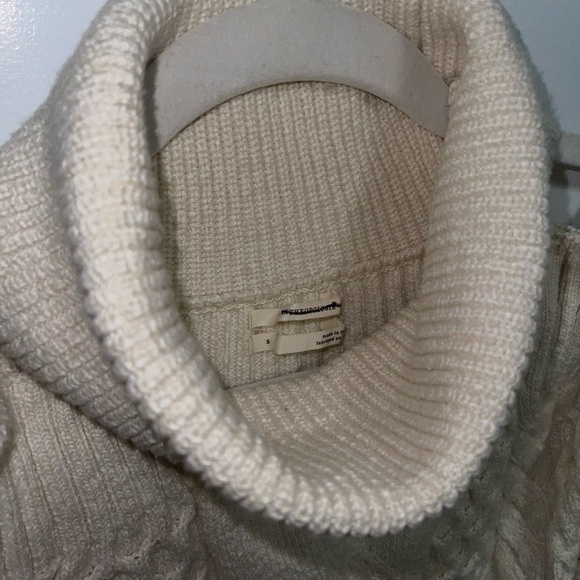 Anthropologie Cold Shoulder Cable Sweater, Size Small. - Picture 8 of 8